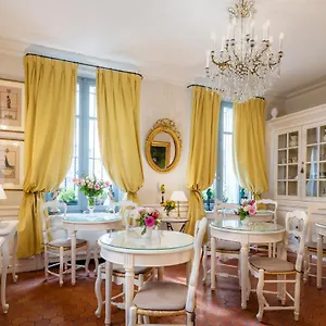 Hotell Les Quatre Dauphins
